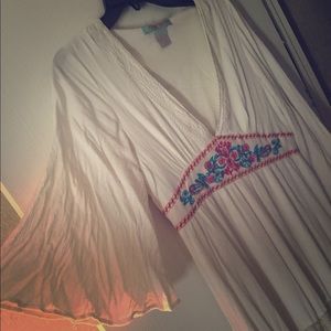 White em bordered maxi dress